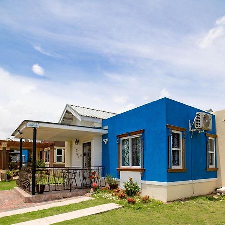 מונטגו ביי Nickels Garden Villas מראה חיצוני תמונה