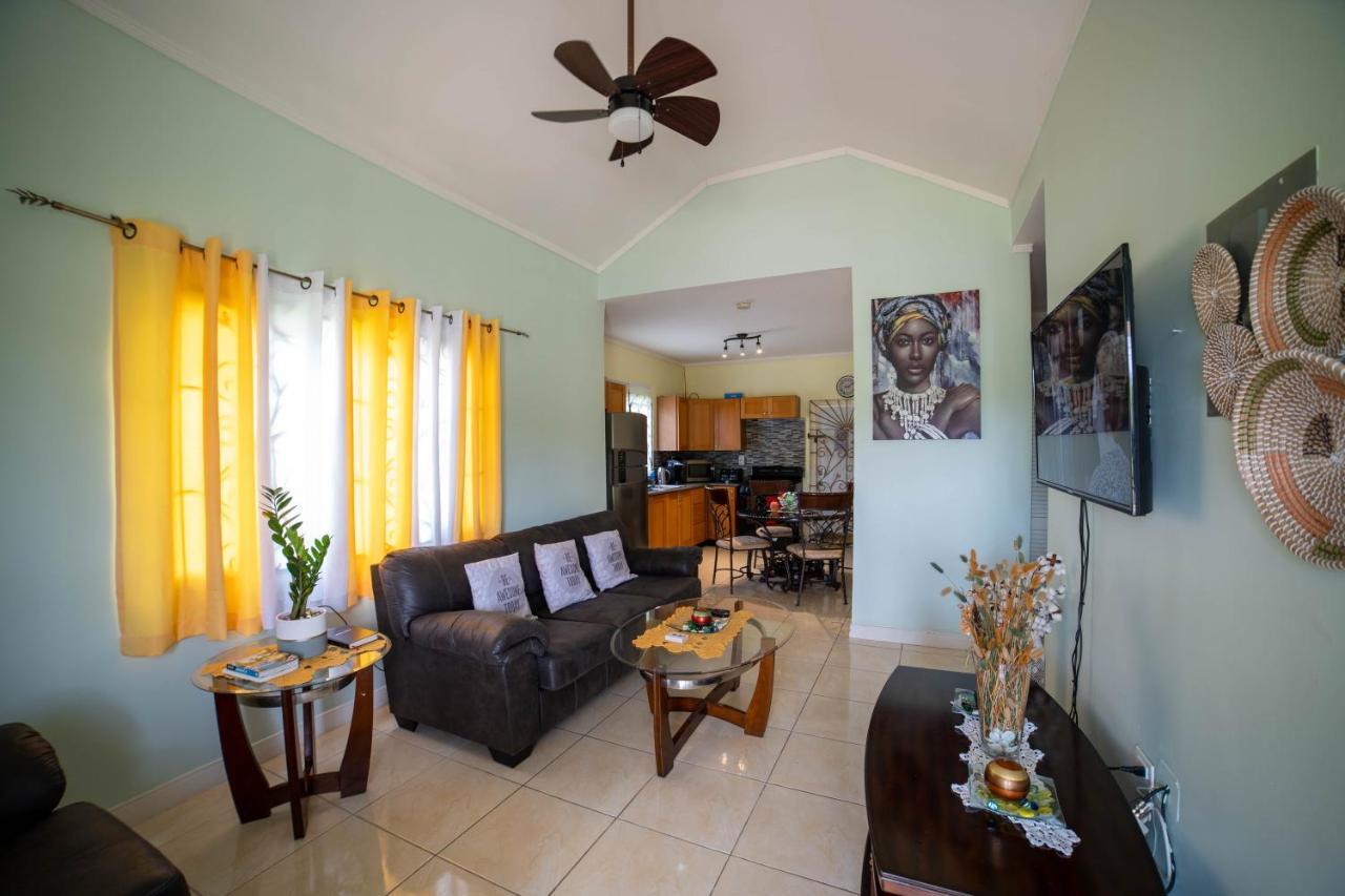 מונטגו ביי Nickels Garden Villas מראה חיצוני תמונה
