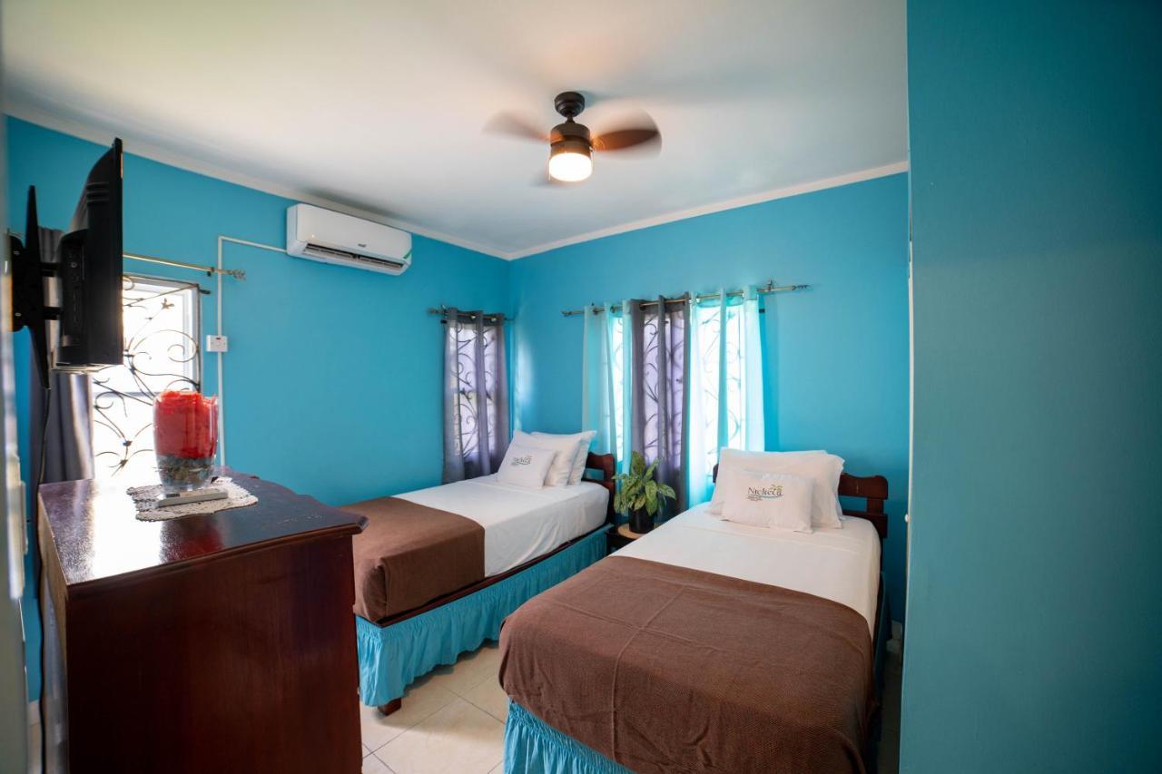 מונטגו ביי Nickels Garden Villas מראה חיצוני תמונה